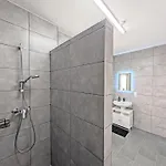 Golden By Bestime - 5br Haus Terrasse 2 Parkplaetze 10 Betten Trockner Tischfussball Apartmán *
