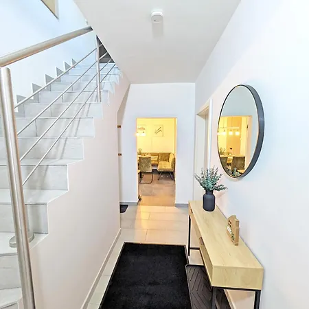 Bestime - Modernes 5br Haus Mit 2 Parkplätzen Apartment