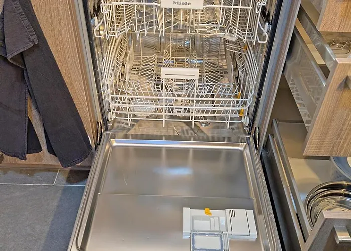 Bestime - Modernes 5br Haus Mit 2 Parkplaetzen *