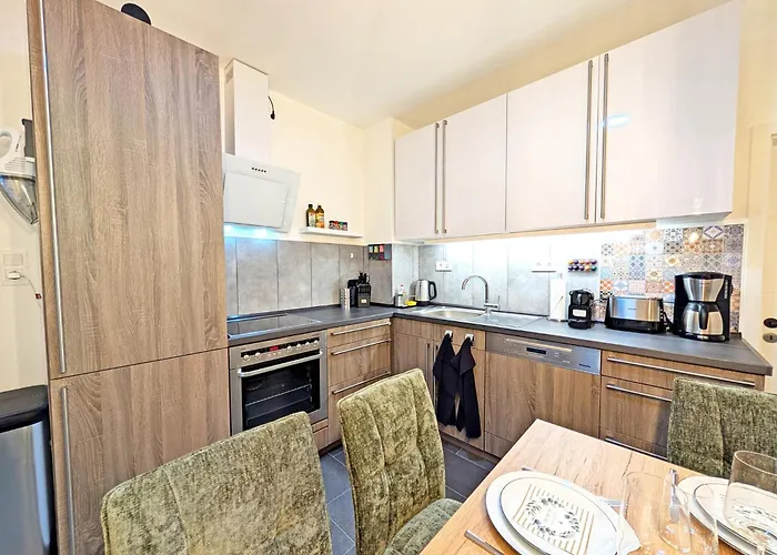 Апартаменты Bestime - Modernes 5br Haus Mit 2 Parkplaetzen